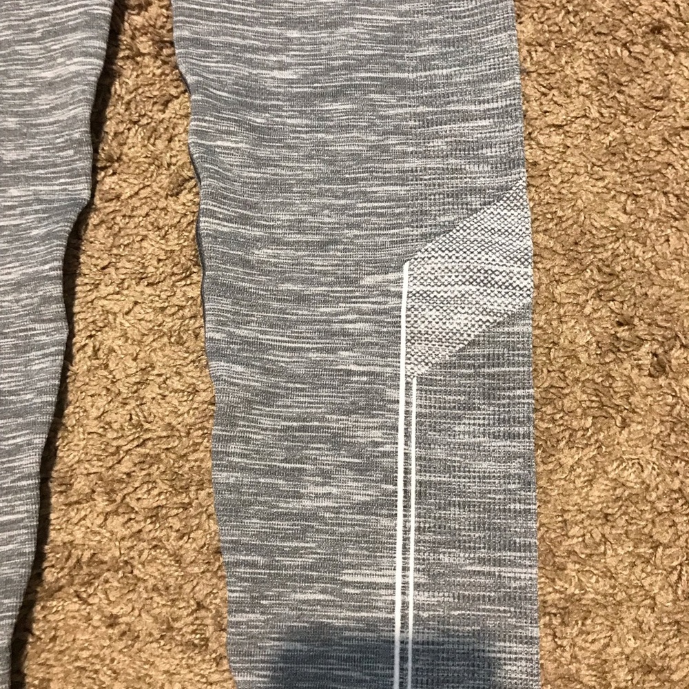 Saucony Perfect Waist Heathered Gray Leggings L - Picture 2 of 4